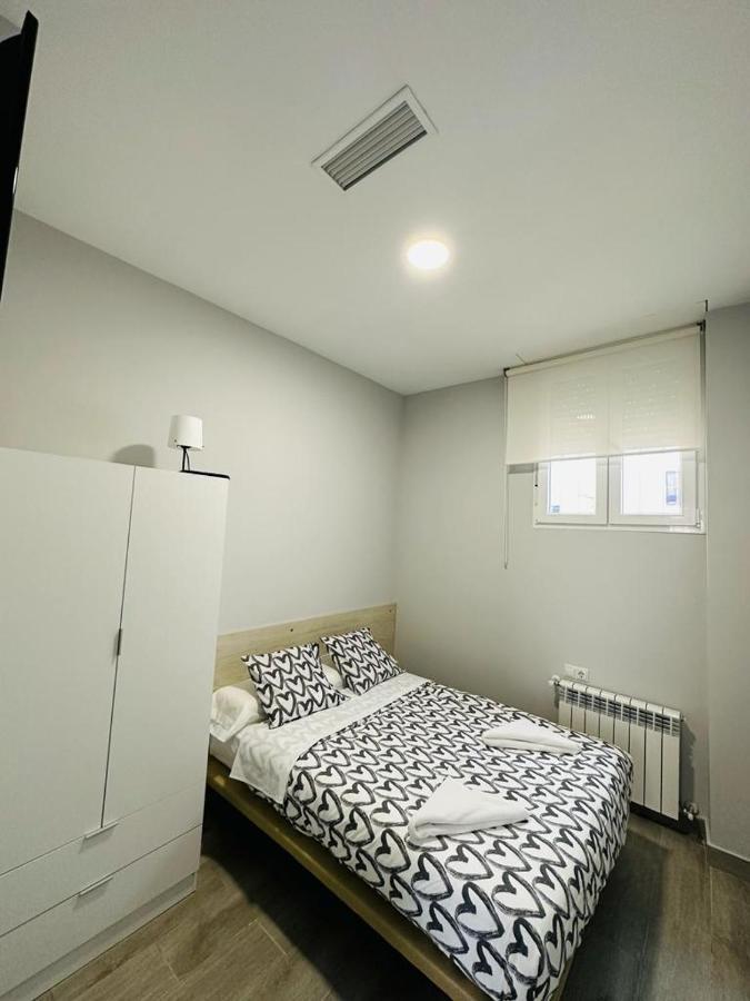 Hospedaje Cuatro Vientos Madrid Buitenkant foto
